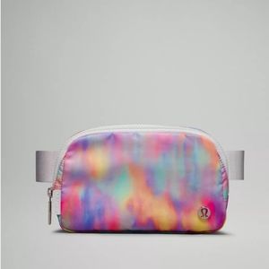 🆕 PRISM WASH MULTI/VAPOR - NWT lululemon everywhere belt bag EBB 1L
